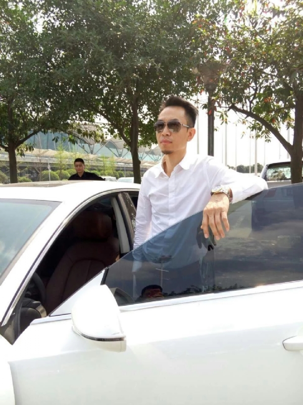 杨岳的第一张照片--桃园中老年相亲网