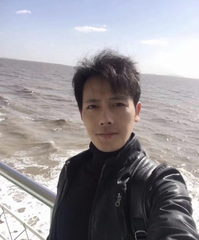 疯狂的小鱼的第一张照片--桃园中老年相亲网